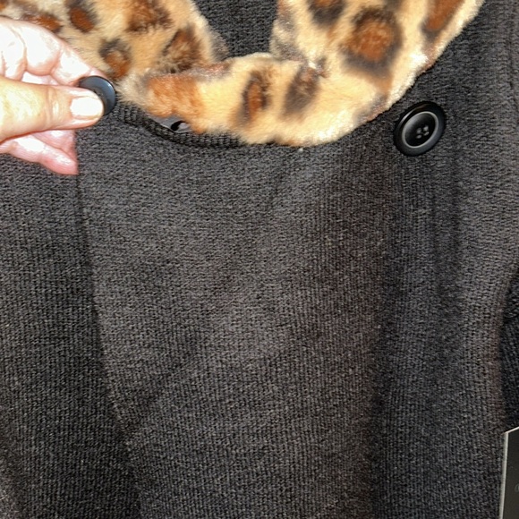 Cynthia Rowley Blackwood and acrylic blend sweater with faux fur collar - Picture 5 of 13